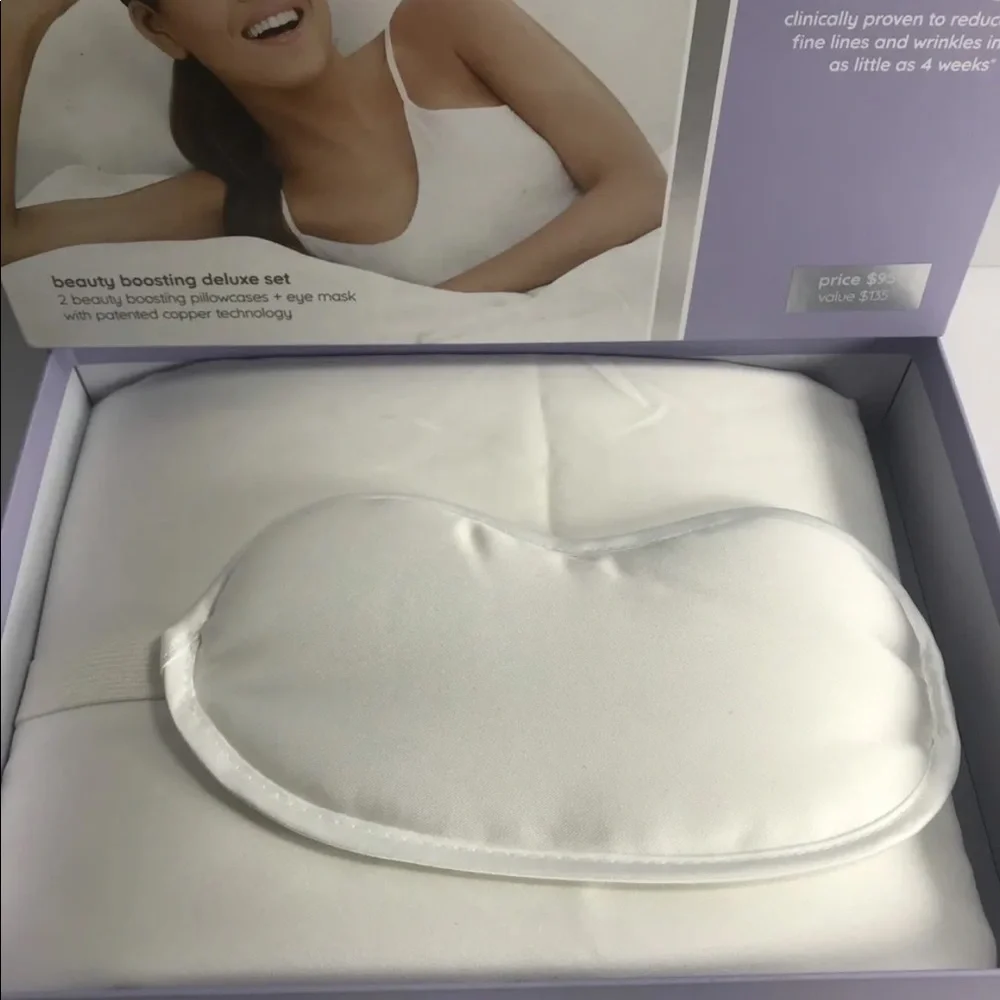 ME Glow Beauty Boosting Deluxe Set EYE MASK & 2 Standard Pillowcases,